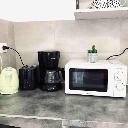 Jolie Appartement 2 Chambres 65M2 Au Centre Ville ฟอนทีเนย์-เลอ-คอมต์ ภายนอก รูปภาพ