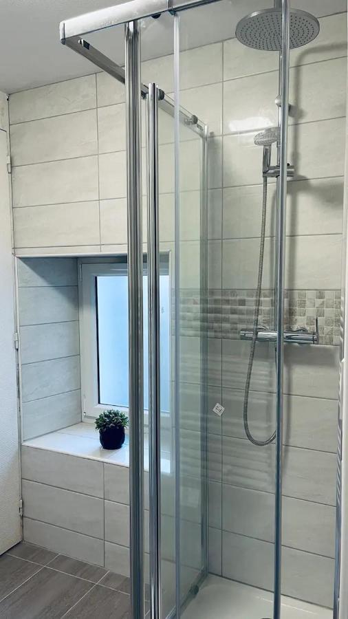 Jolie Appartement 2 Chambres 65M2 Au Centre Ville ฟอนทีเนย์-เลอ-คอมต์ ภายนอก รูปภาพ