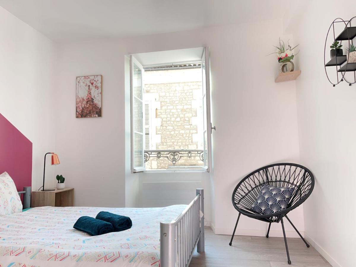 Jolie Appartement 2 Chambres 65M2 Au Centre Ville ฟอนทีเนย์-เลอ-คอมต์ ภายนอก รูปภาพ